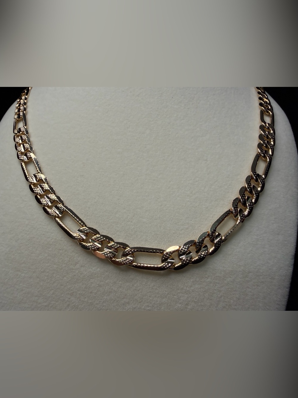 Figaro Diamond Cut 14K Stamped Gold finish 20in 7MM Necklace Very Nice Piece
